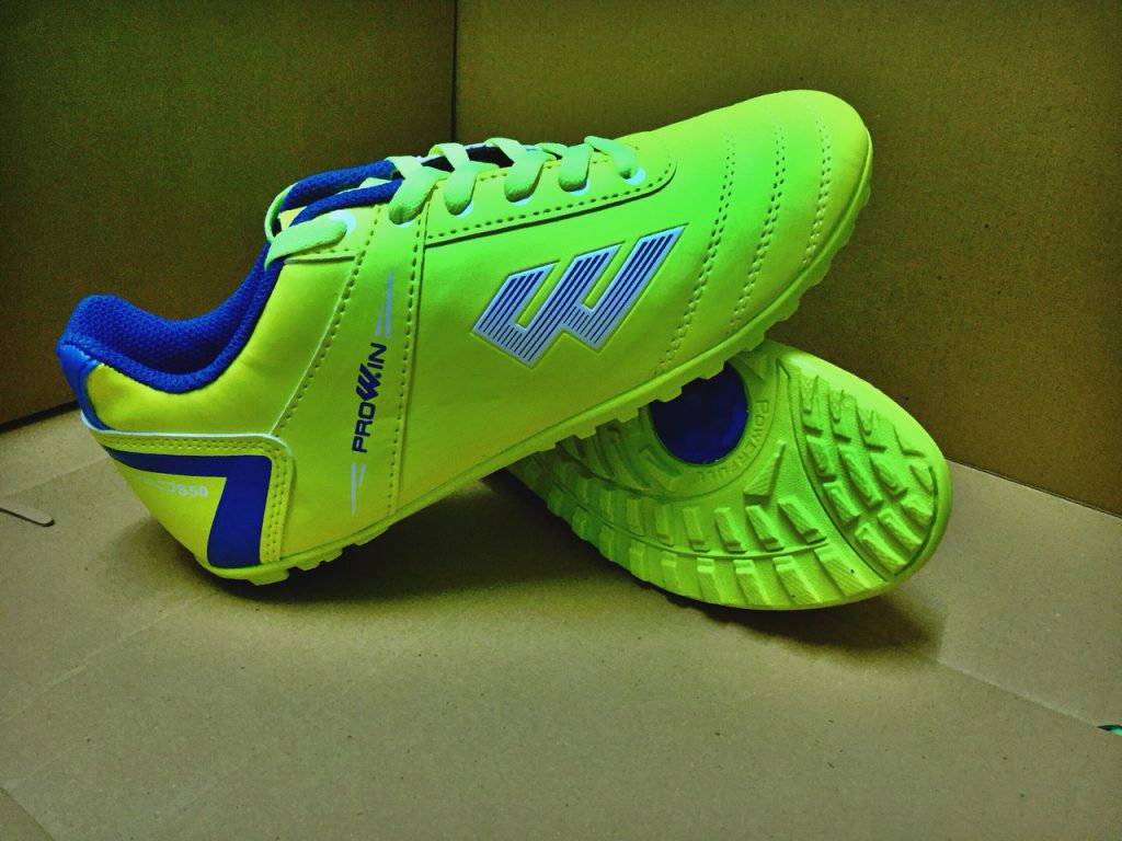 Giày bóng đá Prowin S50 màu xanh chuối chính hãng
