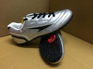 Giày bóng đá Prowin mã FM1401 màu bạc