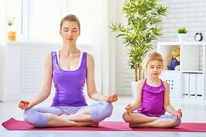 Thảm tập Yoga- bạn đồng hành cùng trẻ tập Yoga
