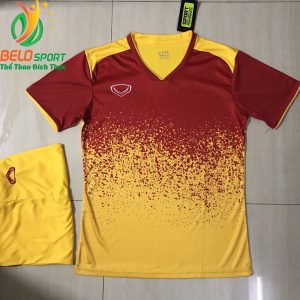 Áo bóng đá không lô gô K-020 2019 giá rẻ màu đỏ pha vàng