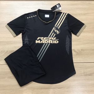Áo bóng đá CLB Real Madrid màu đen mùa giải 2019-2020