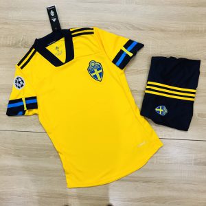 Áo bóng đá đội tuyển Thụy Điển màu vàng năm 2020