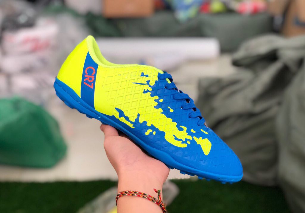 Giày bóng đá trẻ em CR7 màu vàng xanh mới nhất 2020