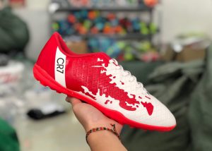 Giày bóng đá trẻ em CR7 màu đỏ trắng mới nhất 2020
