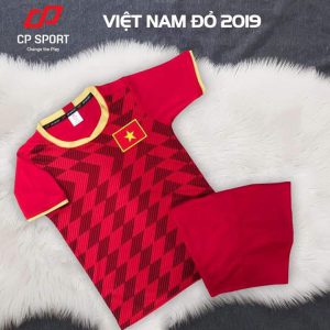Áo bóng đá trẻ em CP đội tuyển Việt Nam màu đỏ năm 2020