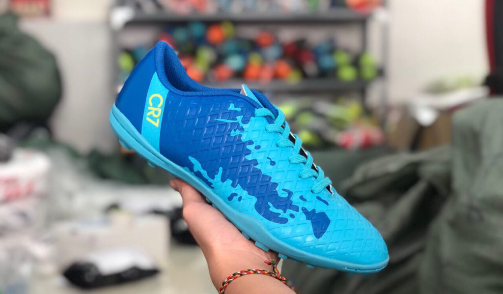 Giày bóng đá trẻ em CR7 màu xanh dương mới nhất 2020