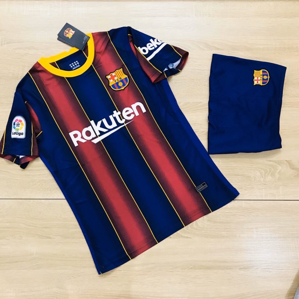 Áo bóng đá CLB Barca màu xanh dương phối đỏ mới nhất 2020