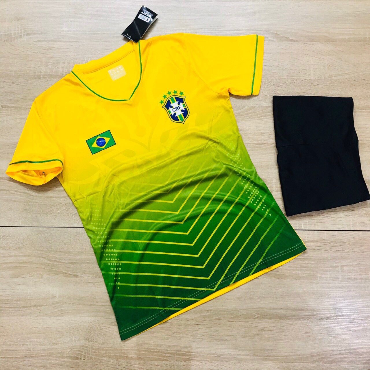 Áo bóng đá đội tuyển Brasil vàng phối xanh lá 2 mới nhất 2020