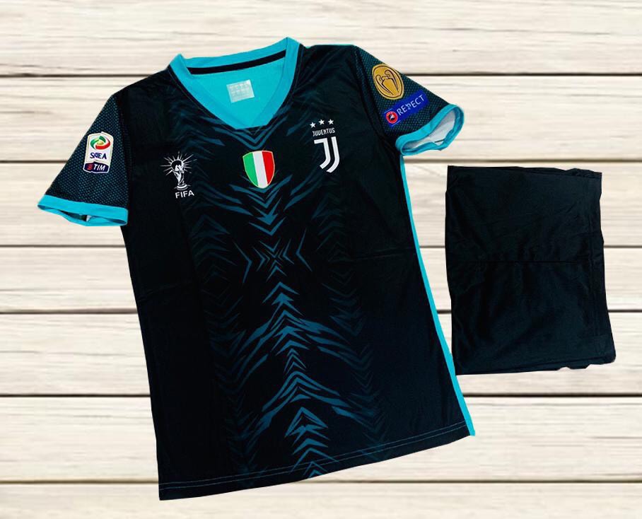 Áo bóng đá CLB Juventus màu đen phối xanh mùa 2020-2021