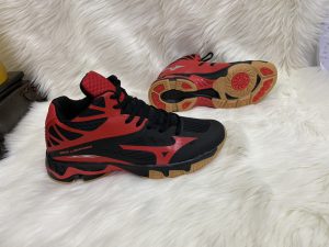 Giày bóng chuyền Mizuno đen pha đỏ